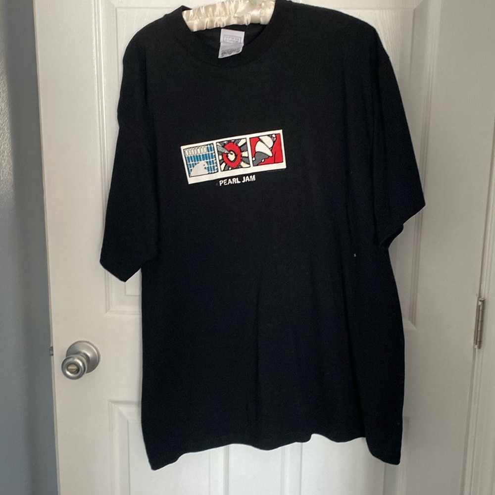 Pearl Jam t-shirt
